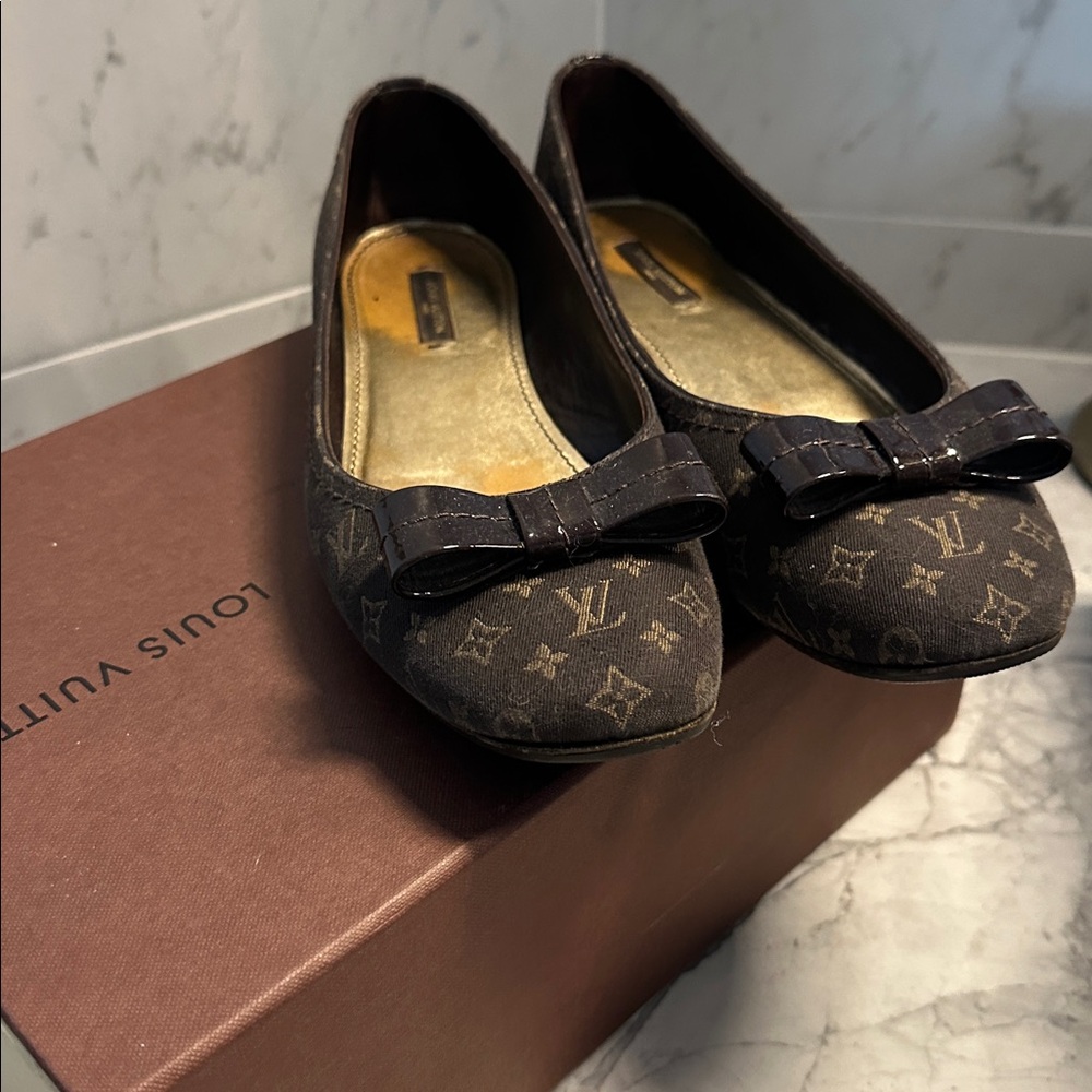 Louis Vuitton Dark Brown Monogram Bow logo Flats Shoes 39.5 or 9 - Picture 6 of 6